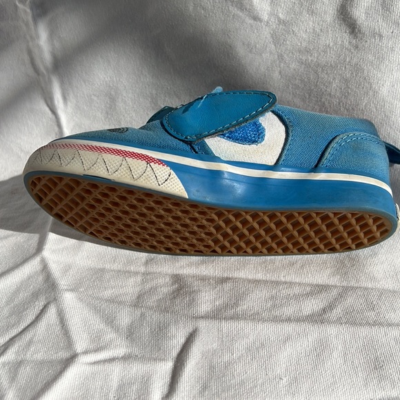VANS shark slip on skate shoe blue Asher V size 8 - Picture 3 of 8